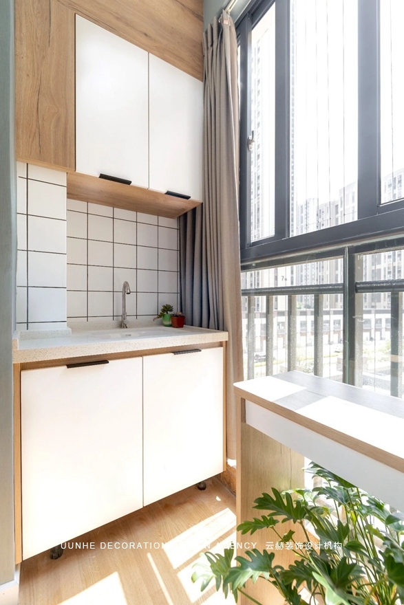 北歐風(fēng)格陽臺裝修效果圖